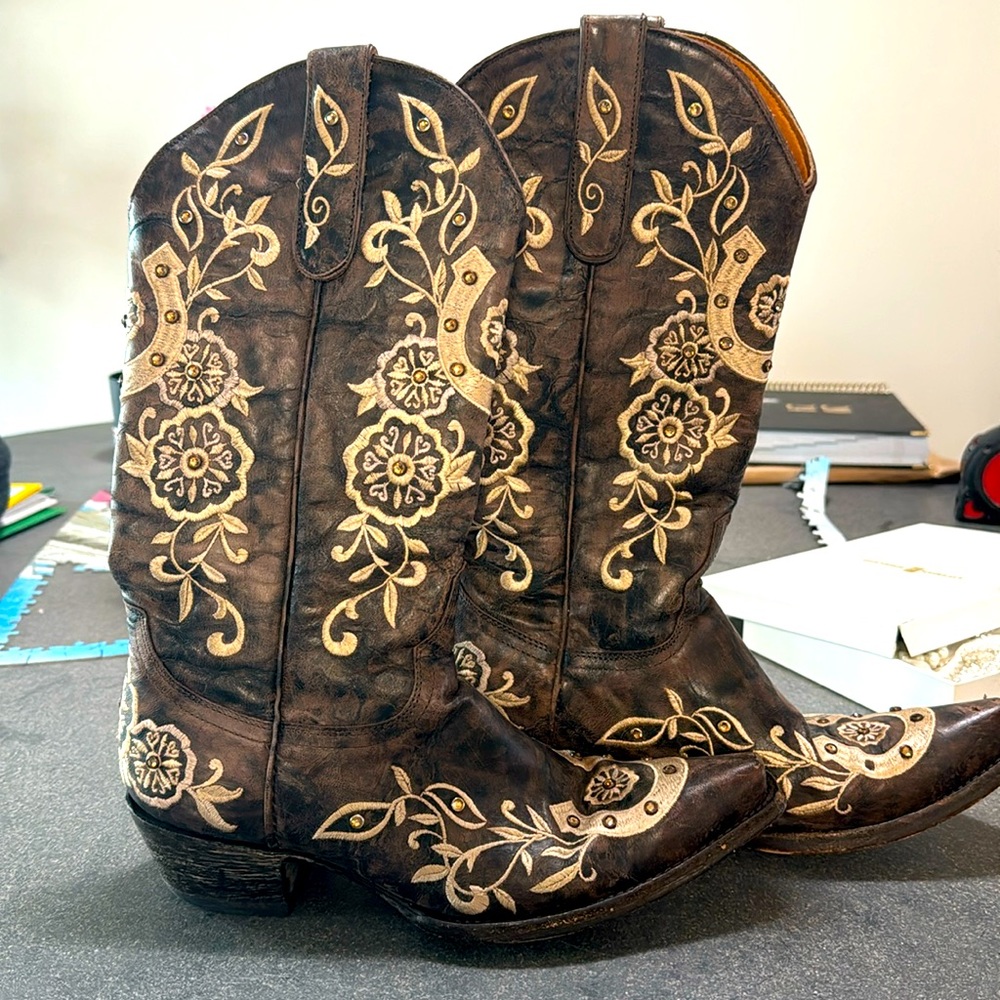 Old Gringo Cowgirl boots. Real leather. Originally $400.